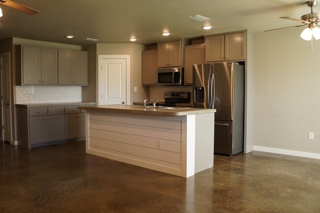 Building Photo - 434 Big Sky Loop
