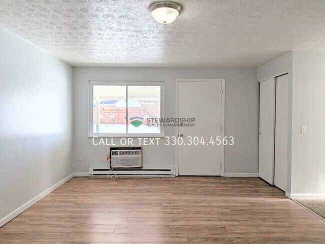 Foto del edificio - 1111 N Elm St