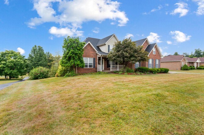 Foto del edificio - 107 Deerfield Hills Rd