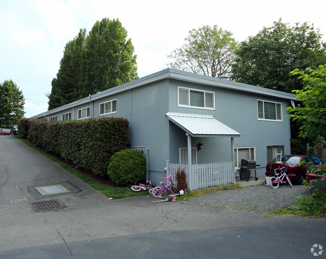Building Photo - 2109 W Raye St