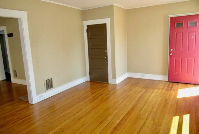 Foto del edificio - 818 Amherst St