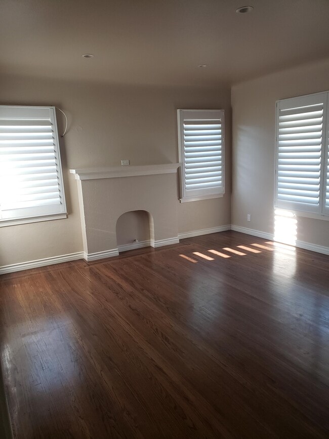 Building Photo - 705 Keenan St