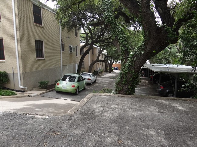 Foto del edificio - 908 E 32nd St