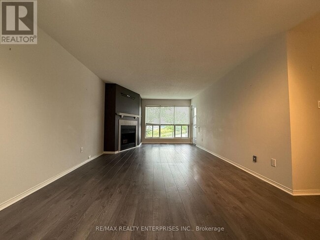 Building Photo - 126-126 Bell Farm Rd