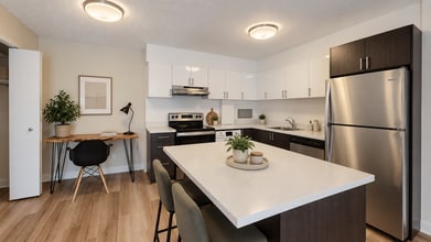 Building Photo - 5160 Gatineau