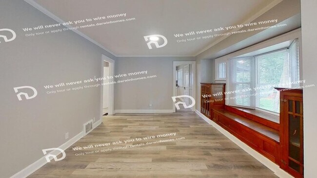 Foto del edificio - 2413 E 69th Terrace