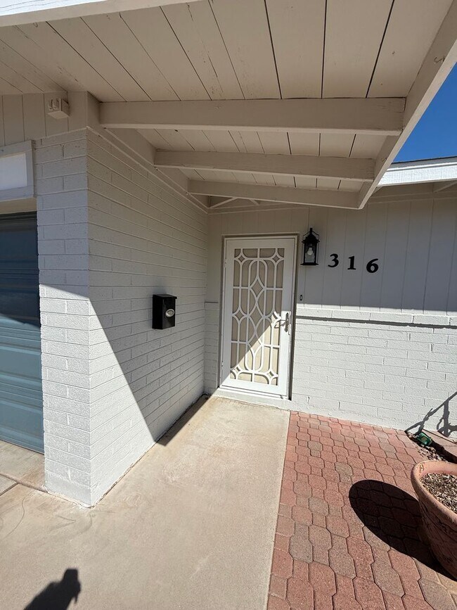 Foto del edificio - Remodeled 3 Bedroom Home Tempe