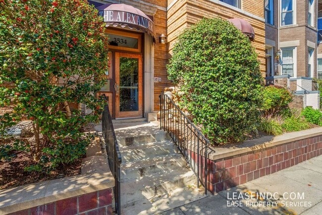 Building Photo - 3534 10th St NW
