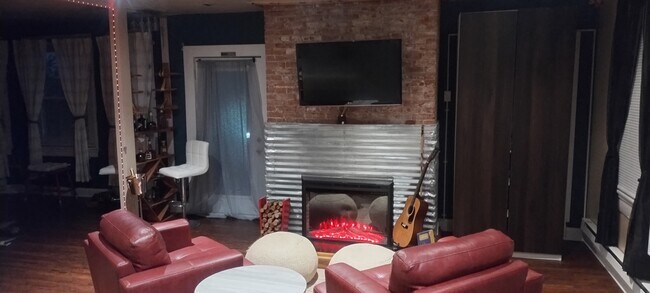 Foto del edificio - 3306 Powhatan Ave