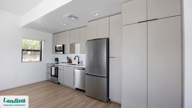 Foto del edificio - 2121 W Butler Dr