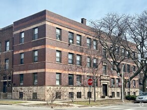 Building Photo - 1146 W Waveland Ave