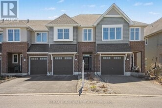 Building Photo - 122 Kestrel St