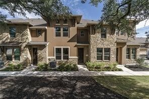 Foto principal - 13800 Lyndhurst St