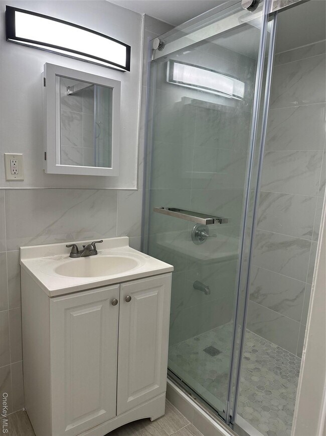 Foto del edificio - 72 Oakmont Ave