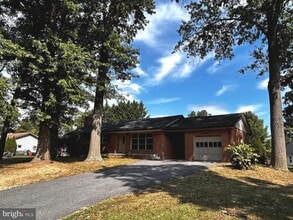 Building Photo - 985 Tasker Rd