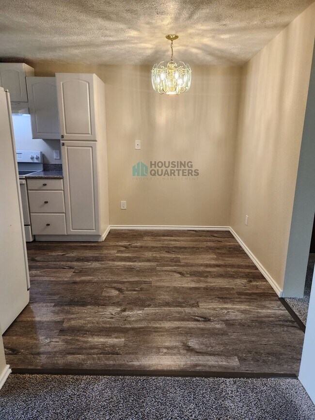 Foto del edificio - 8612 N Mayfair St