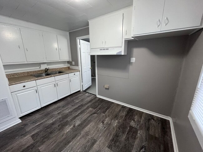 Foto del edificio - 2714 Manford St