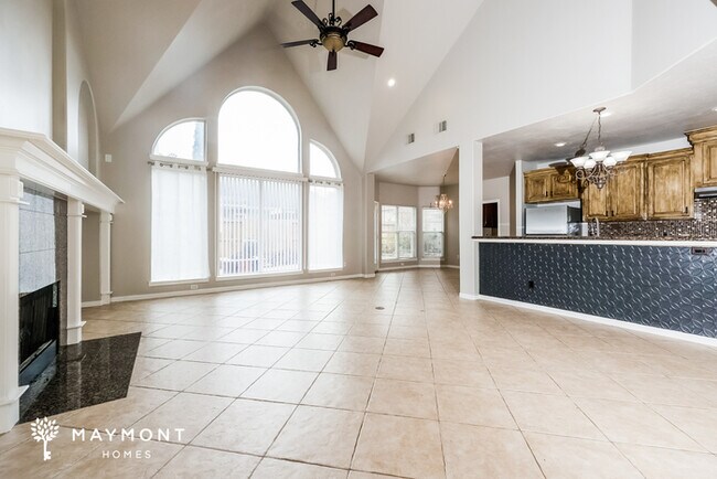 Building Photo - 14211 Orion Dr