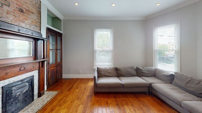 Foto del edificio - 1644 Forest Ave