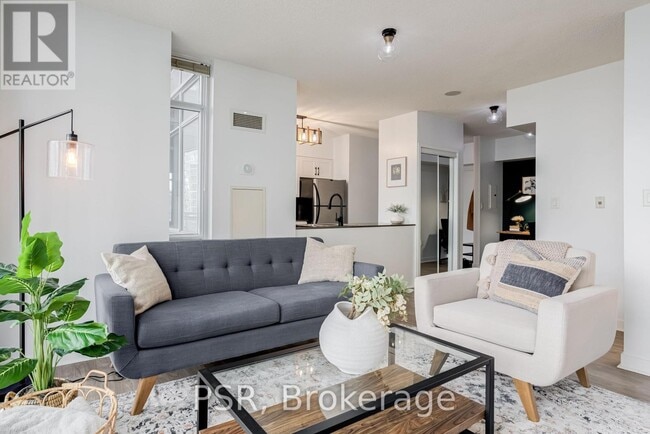 Building Photo - 11 Brunel Ct