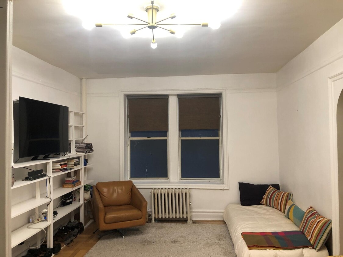 1075 Grand Concourse Unit 1D, The Bronx, NY 10452 Room for Rent in
