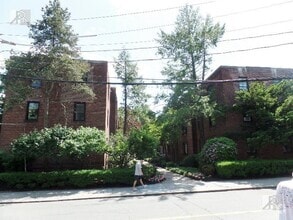 Building Photo - 94 Marion St