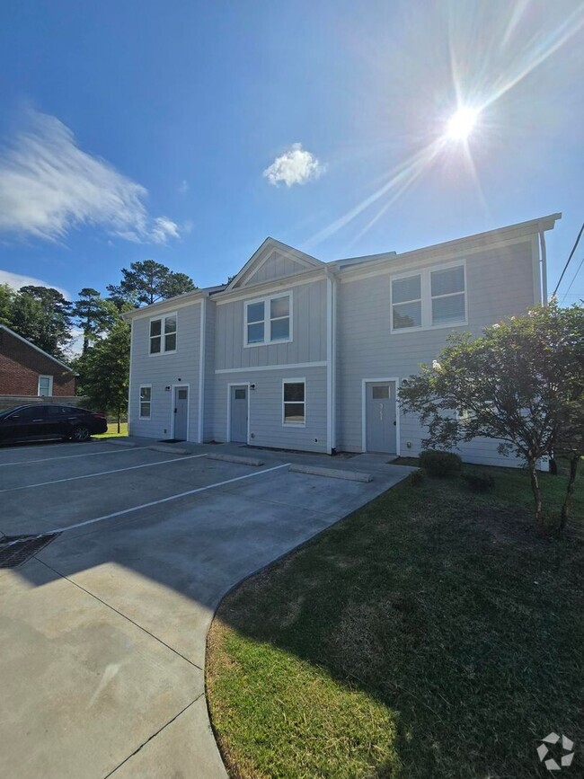 Building Photo - 3753 Montgomery Ave
