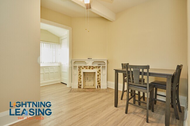 Building Photo - 1842 11th Pl