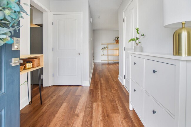 Foto del edificio - Pet Friendly Three Bedroom!