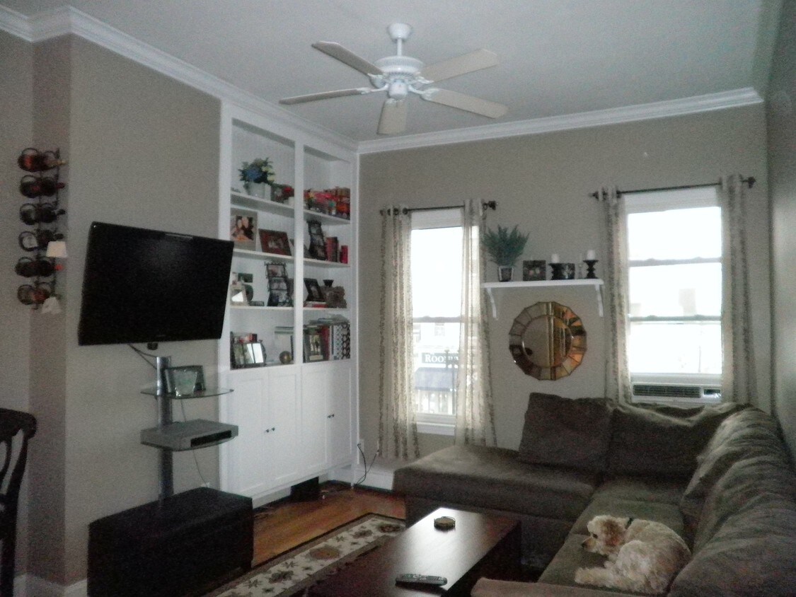 Living Room - 705 E Broadway
