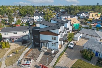 Building Photo - 9421 154 St NW