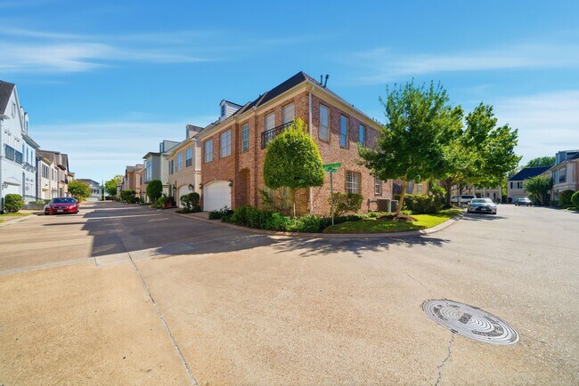 Foto del edificio - 3243 N Pemberton Cir Dr