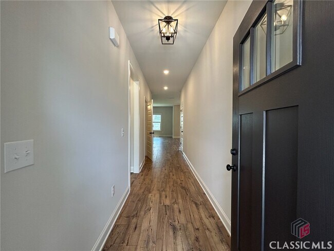 Foto del edificio - 305 Ridge Pointe Drive