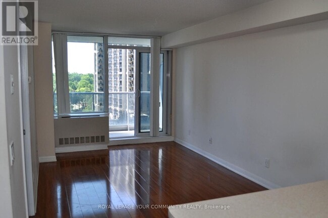 Photo du bâtiment - 2907-4968-4968 Yonge St