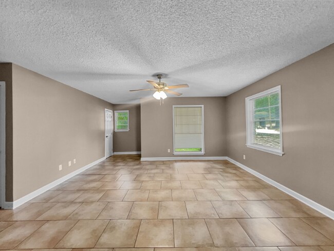 Foto del edificio - 1815 Senator St