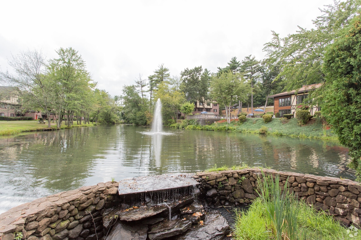 Royal Crest Nashua - 1 Newcastle Dr Nashua, NH 03060 | Apartments.com