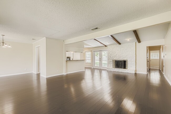 Building Photo - 5313 Basswood Ln