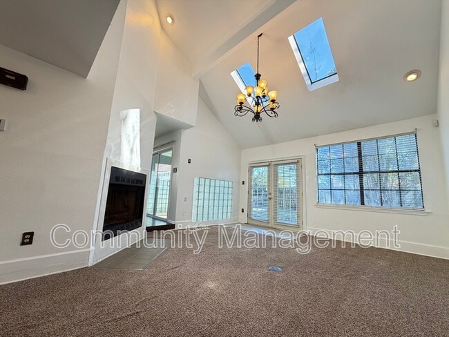 Foto del edificio - 533 Hadley Dr