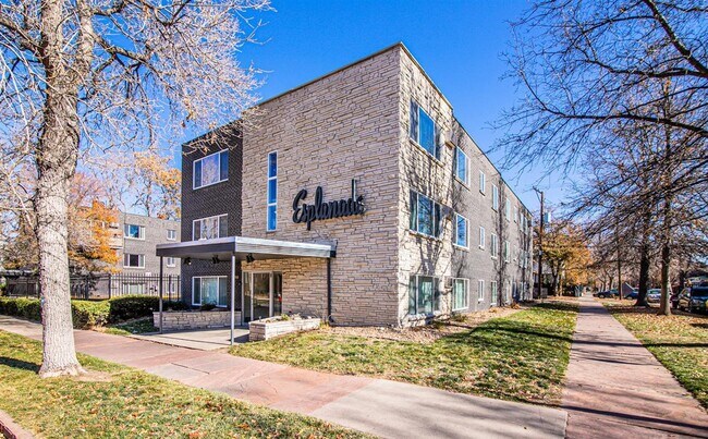 Photo - 900 N Washington St Apartment