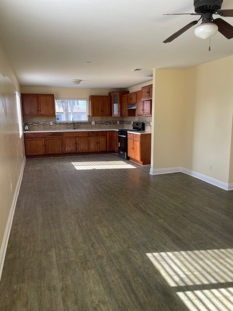 Foto del edificio - 3988 Denker Ave