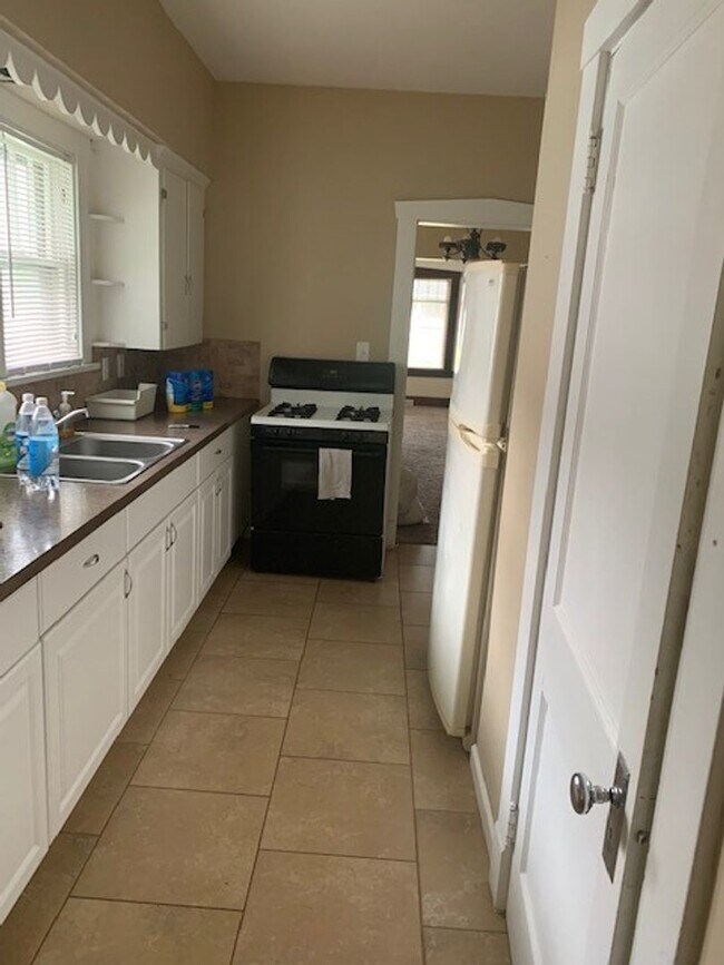 Building Photo - BROWNLEE WOODS 4 BED/1.5 BATH HOME