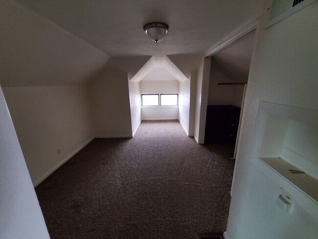 Foto del edificio - 900 Kelly Ave