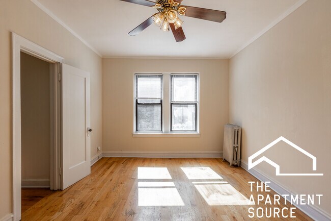 Building Photo - 4851 N Damen Ave