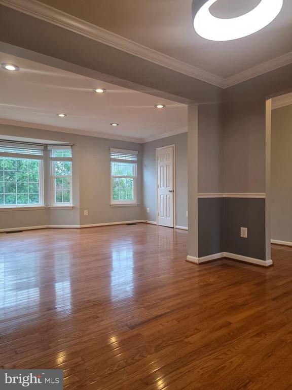 Building Photo - 5603 Sherborne Knolls