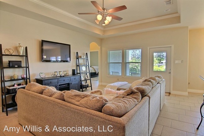 Building Photo - 3 br, 2 bath House - 14713 Lighthouse