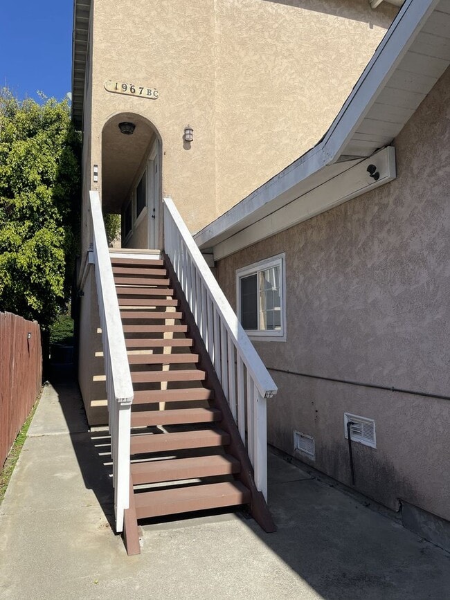 Building Photo - 1967 Plaza del Amo Plz