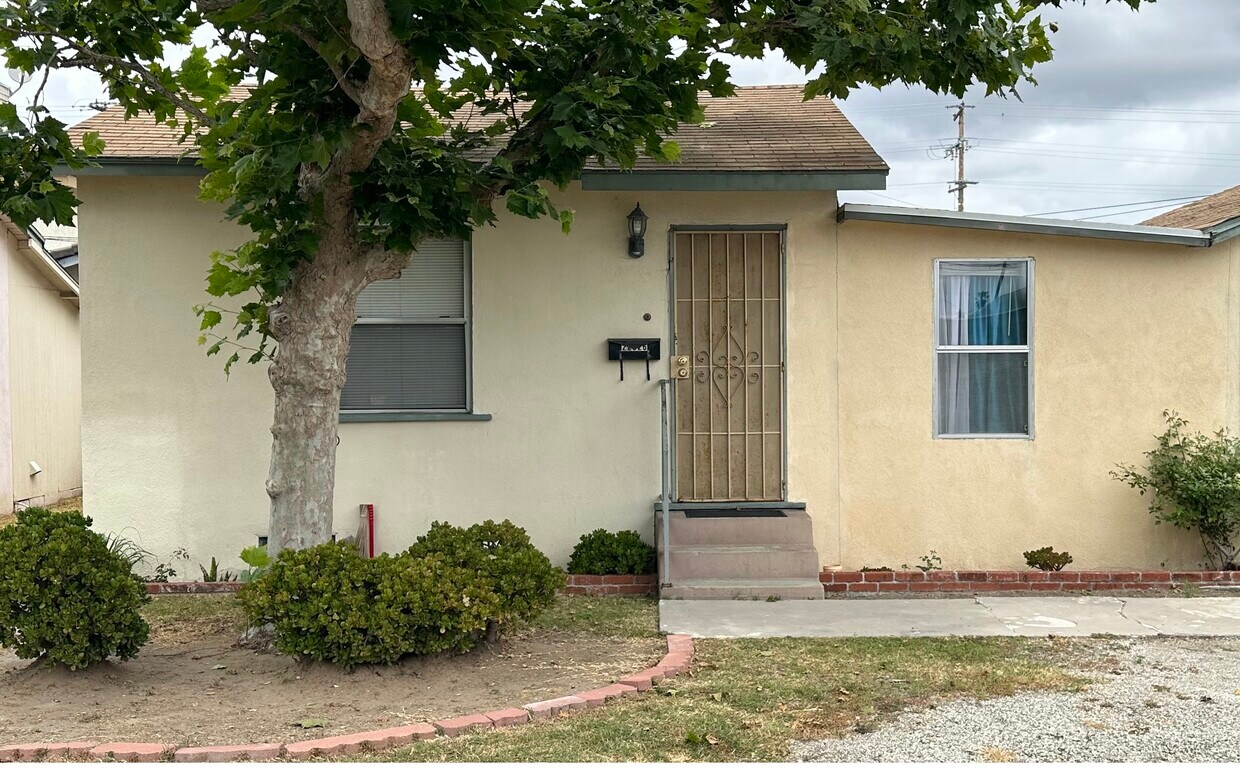 Very Private & Quiet Neighborhood - 22026 Main St