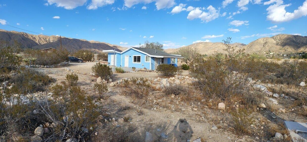 Primary Photo - 52363 Apache Trail