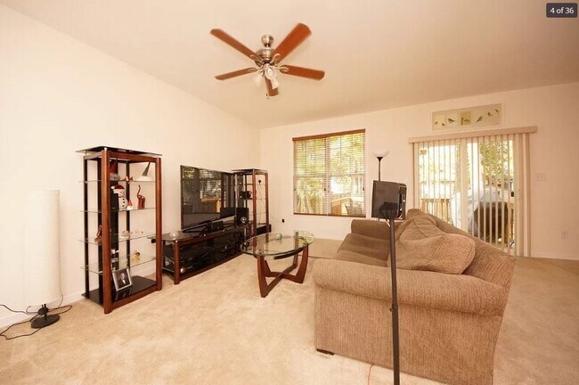 Foto del edificio - 2128 Turner Mountain Pl