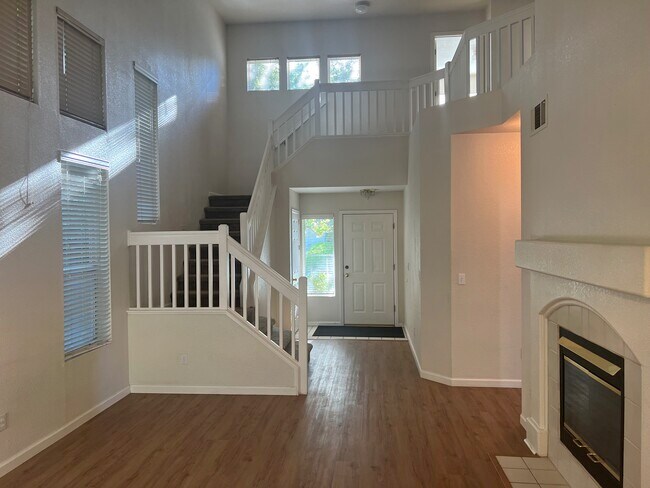 Entrance and Stairs - 2809 Mallorca Ln